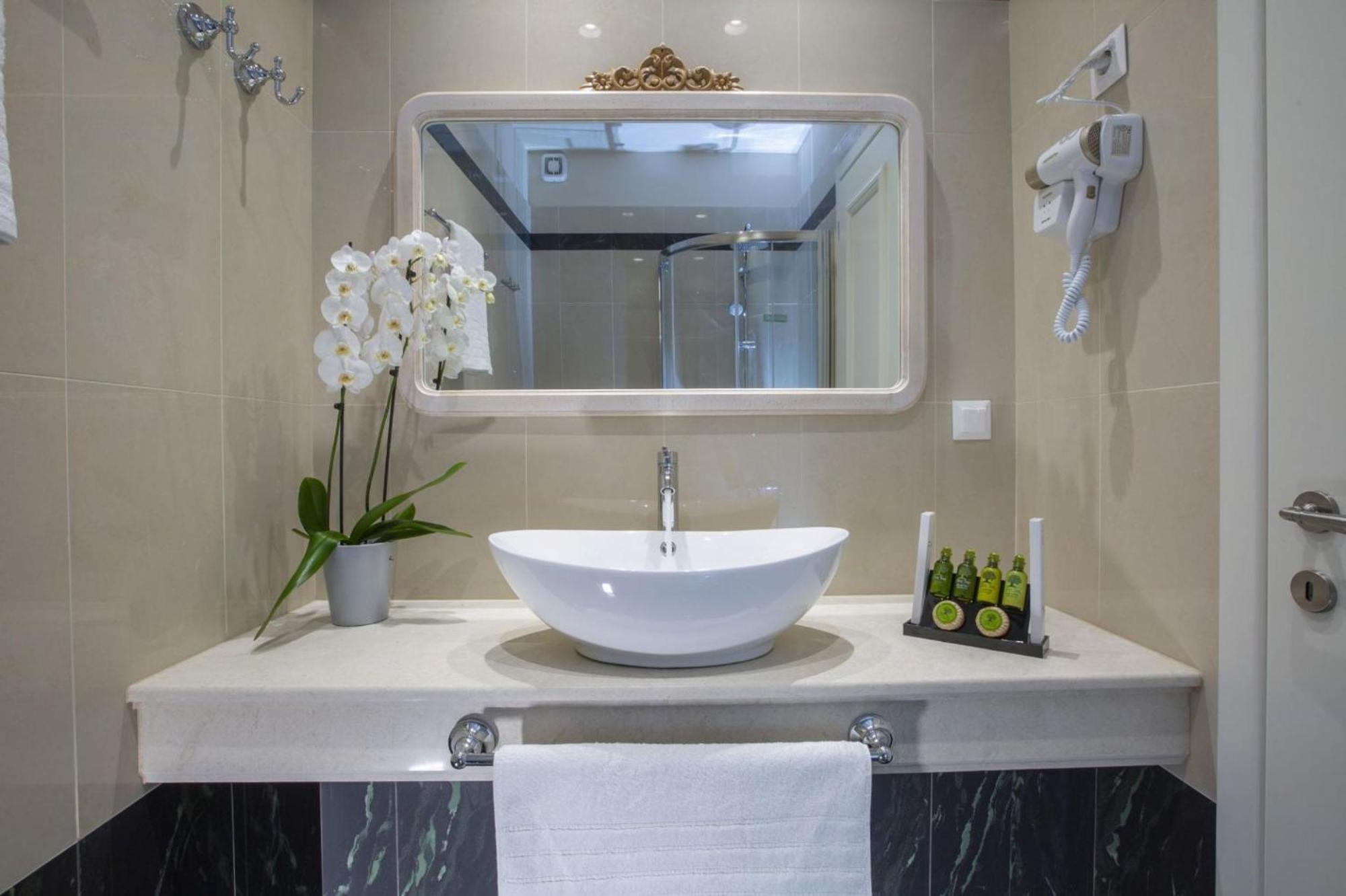 Vk Luxury Suites With Private Parking (Adults Only) Nydri (Lefkada) Exterior foto
